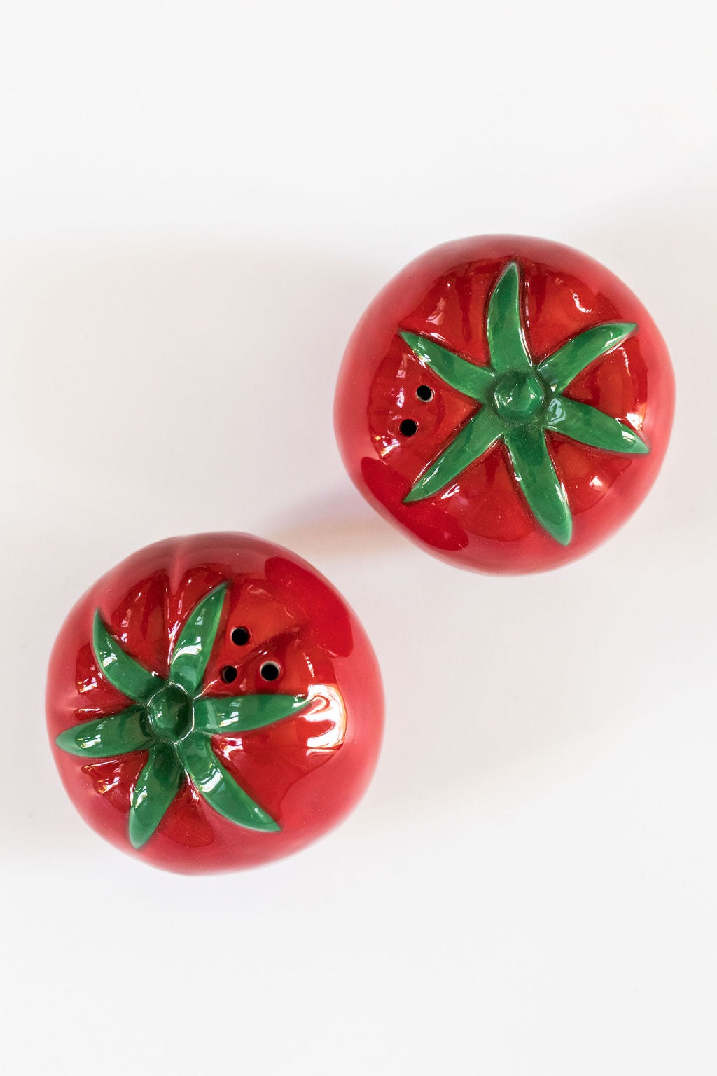 Tomato Salt and Pepper Shakers (Set)